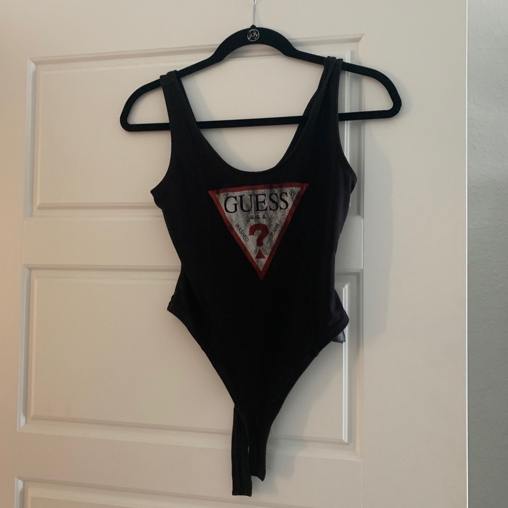 GUESS womens Double Scoop Sleeveless Logo Bodysuit